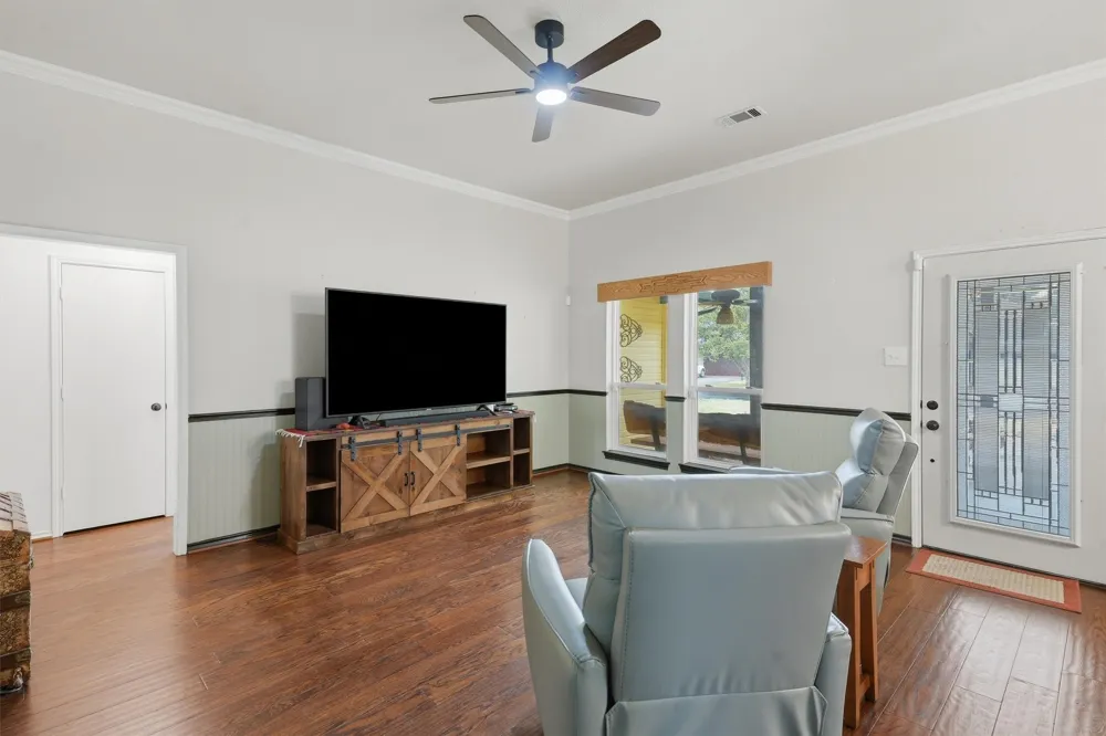215 Morene Avenue Waxahachie, TX 75165
