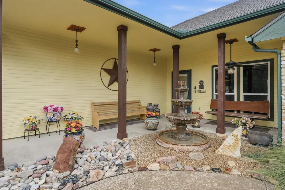 215 Morene Avenue Waxahachie, TX 75165