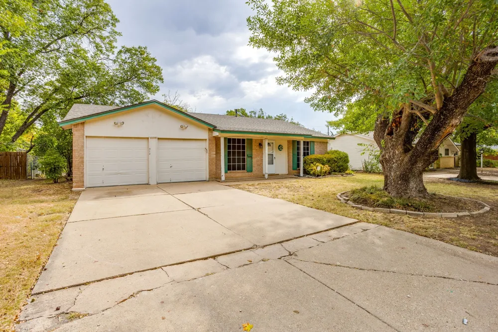 312 NW Wintercrest Road Burleson, TX 76028