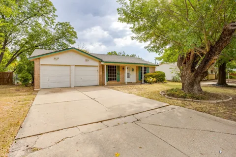 312 NW Wintercrest Road