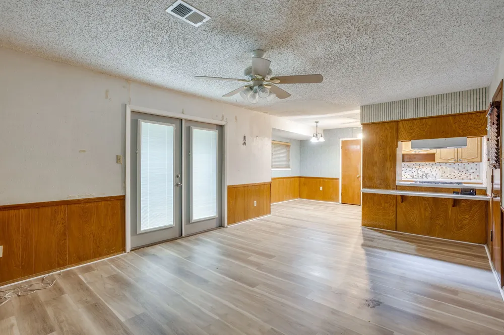 312 NW Wintercrest Road Burleson, TX 76028