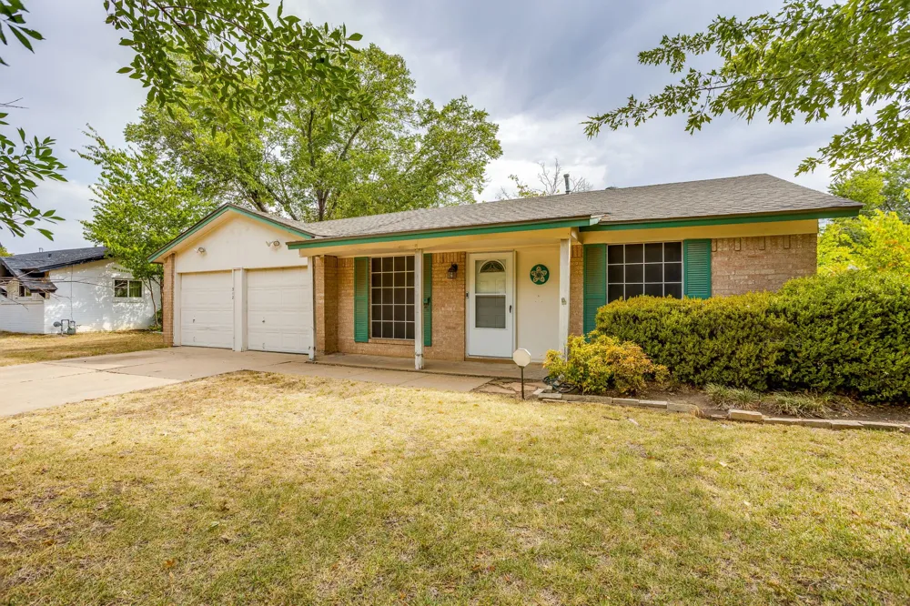 312 NW Wintercrest Road Burleson, TX 76028