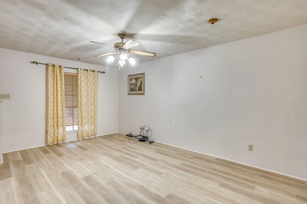 312 NW Wintercrest Road Burleson, TX 76028