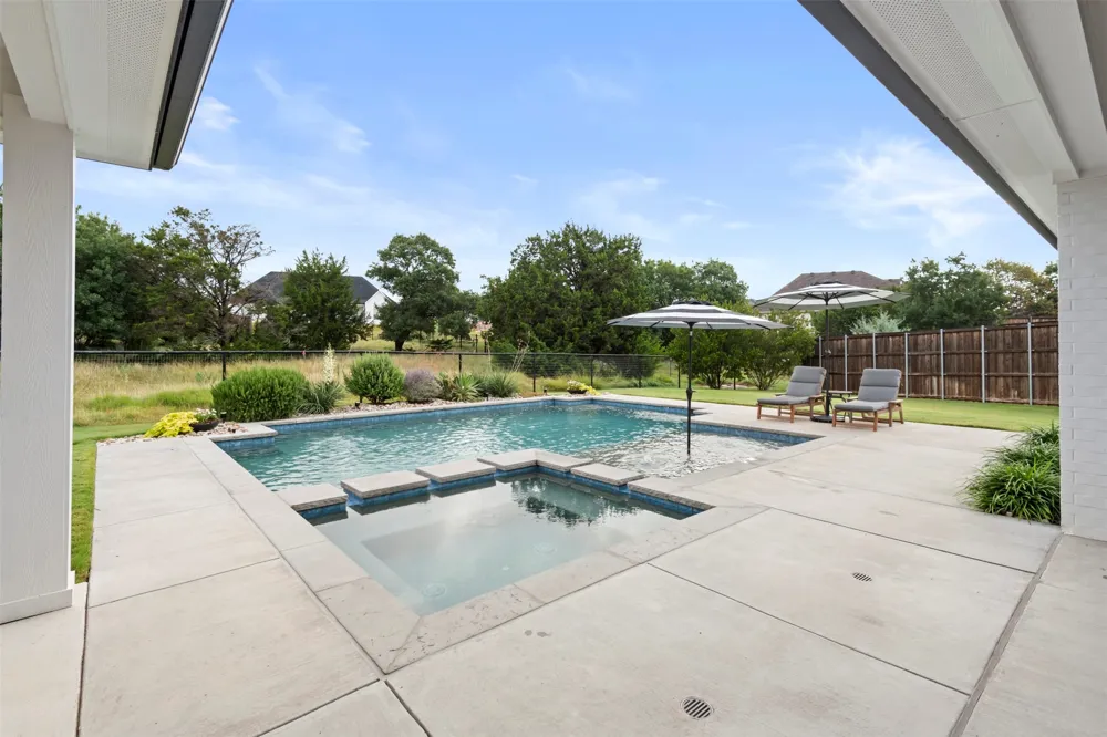 105 Kaya Court Weatherford, TX 76087