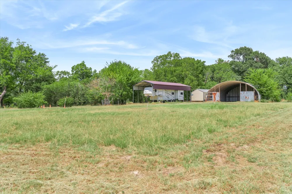 2027 VZ County Road 3104 Edgewood, TX 75117