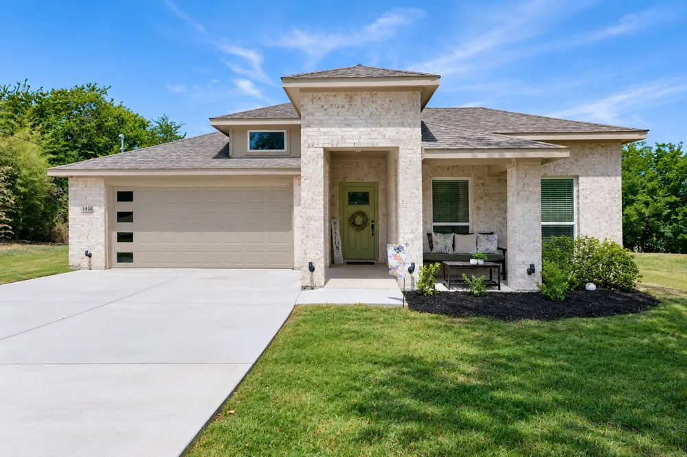 1420 Marshall Street Greenville, TX 75401