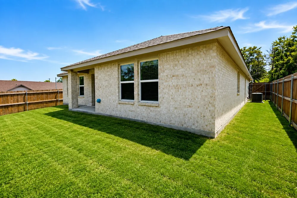 1420 Marshall Street Greenville, TX 75401