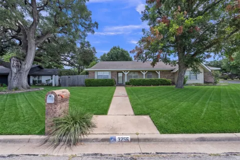 3256 Village Park Drive
