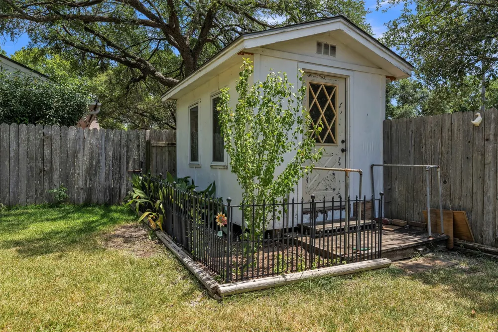 3256 Village Park Drive Waco, TX 76708