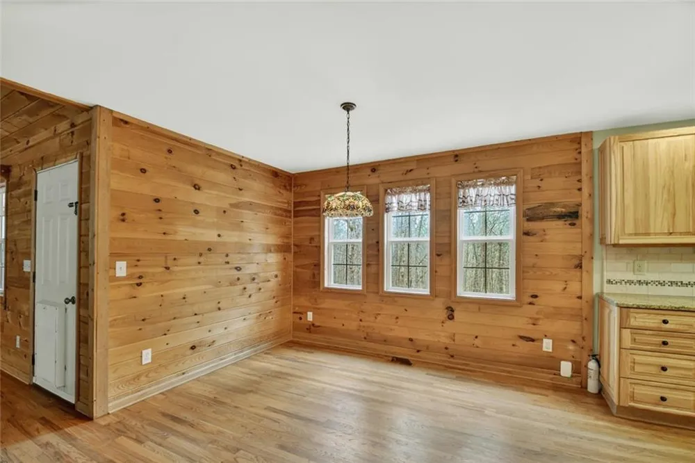144 Emerald Cove Ellijay, GA 30705