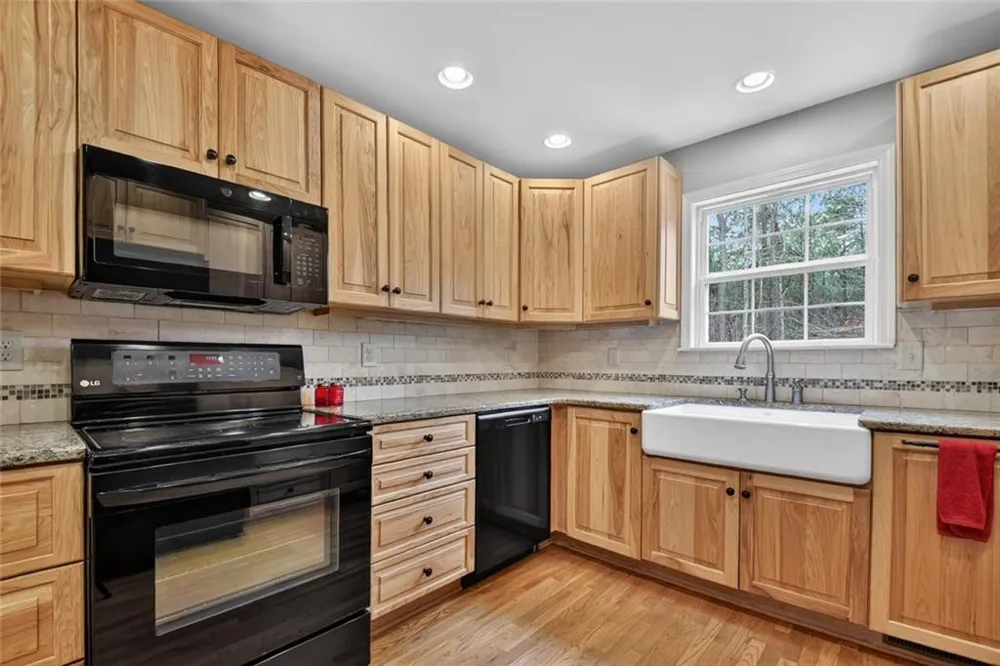144 Emerald Cove Ellijay, GA 30705