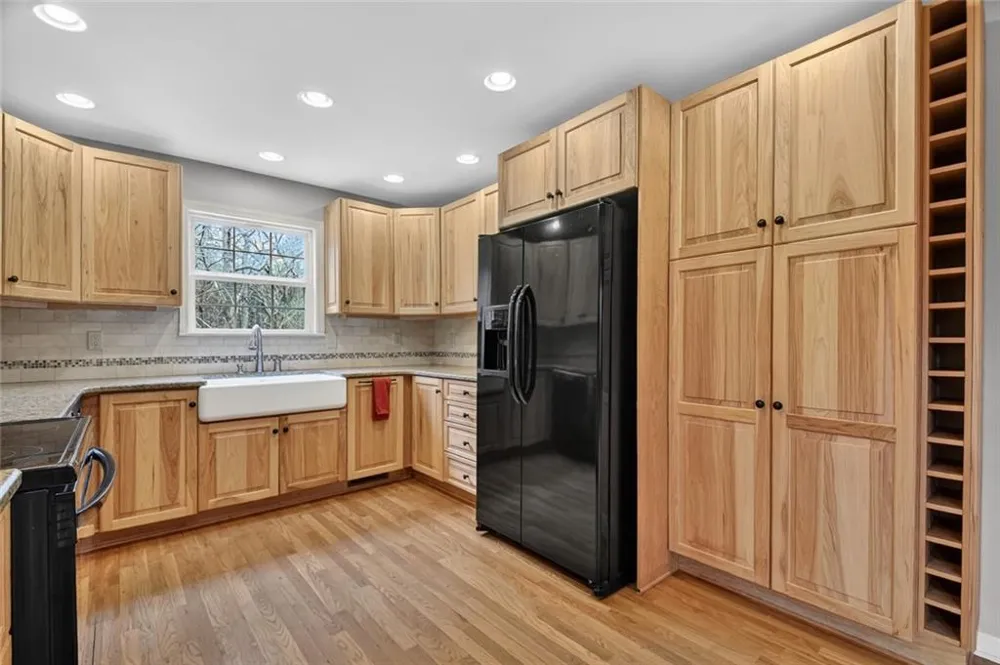 144 Emerald Cove Ellijay, GA 30705