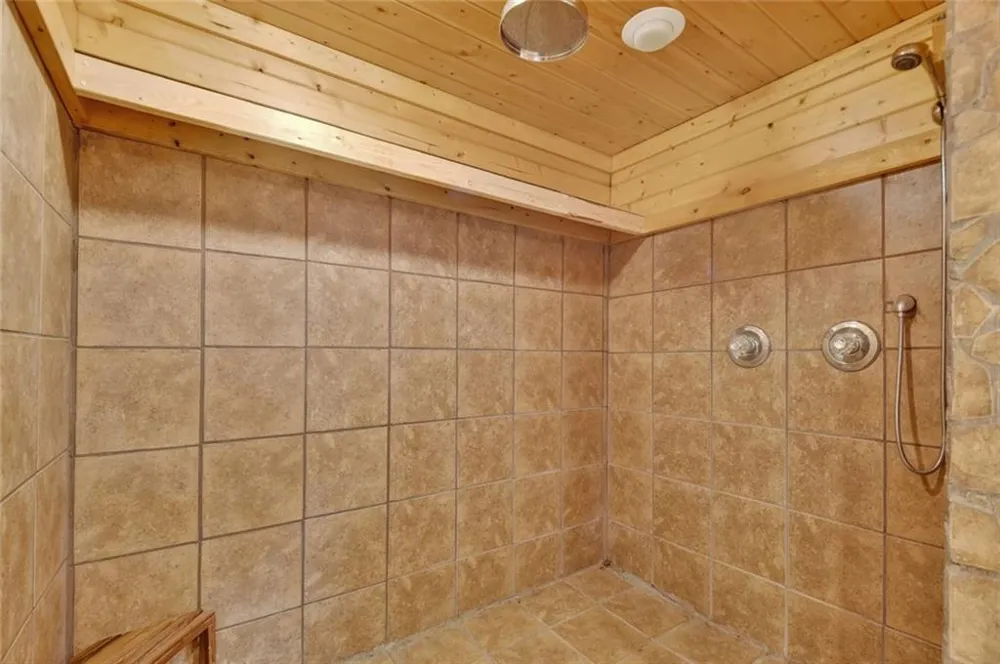 144 Emerald Cove Ellijay, GA 30705