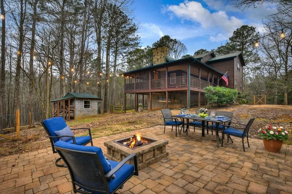 144 Emerald Cove Ellijay, GA 30705