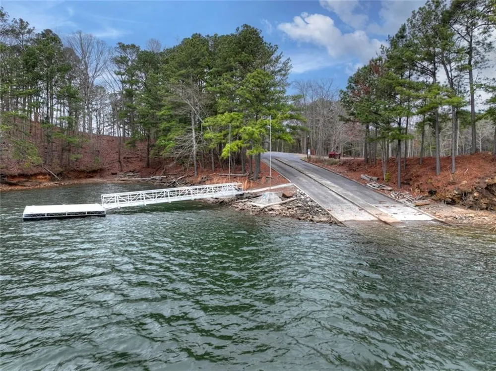 144 Emerald Cove Ellijay, GA 30705