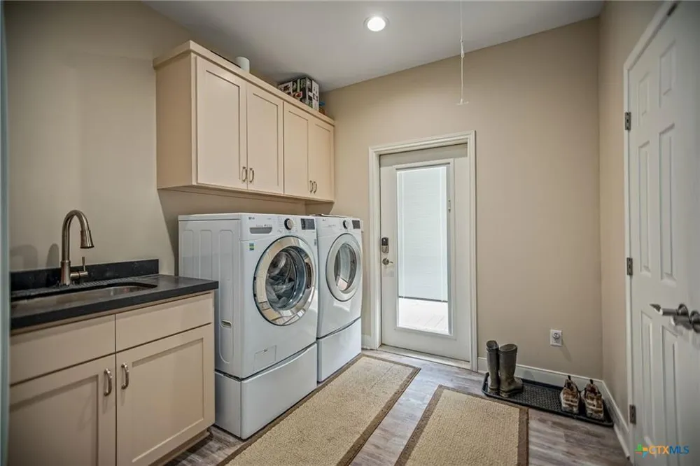 258 Alamo Beach Avenue Port Lavaca, TX 77979