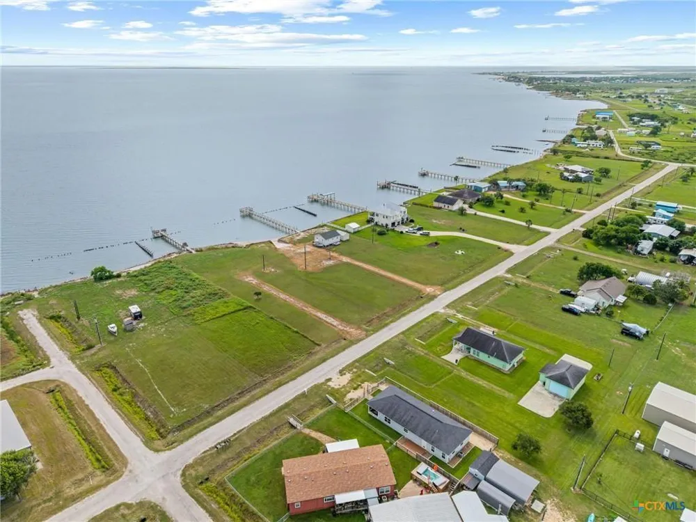 258 Alamo Beach Avenue Port Lavaca, TX 77979