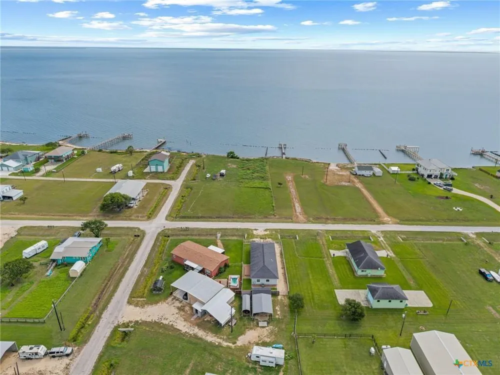 258 Alamo Beach Avenue Port Lavaca, TX 77979
