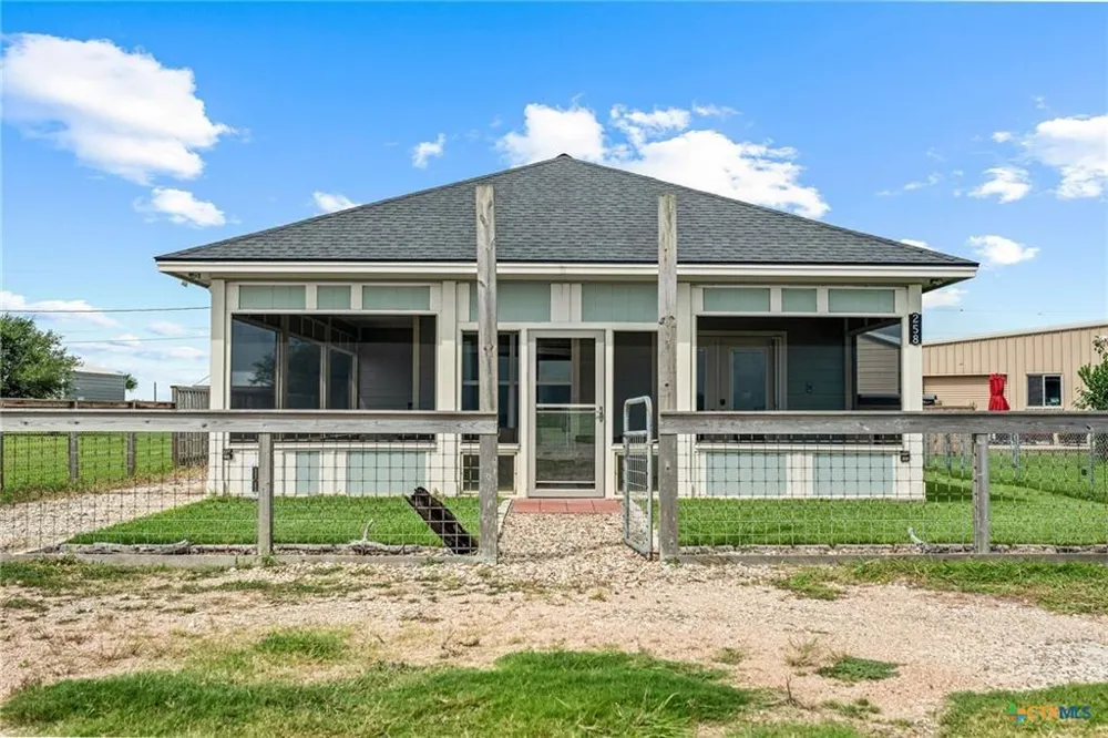 258 Alamo Beach Avenue Port Lavaca, TX 77979