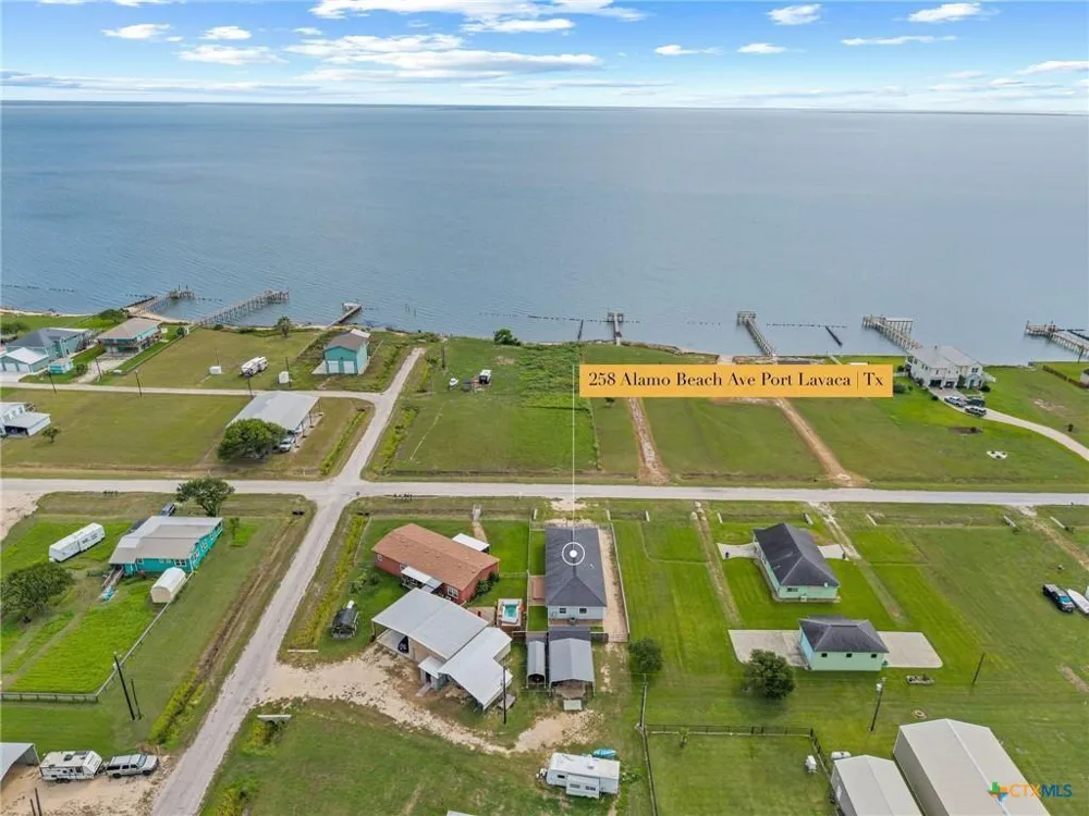 258 Alamo Beach Avenue Port Lavaca, TX 77979