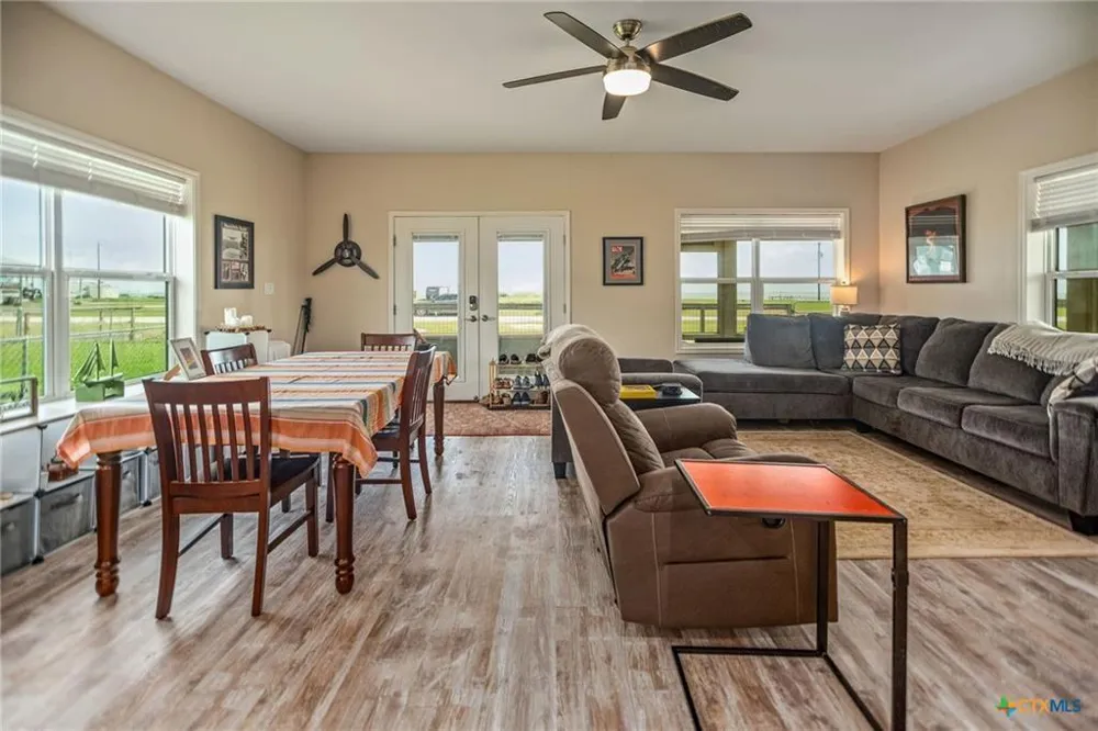 258 Alamo Beach Avenue Port Lavaca, TX 77979