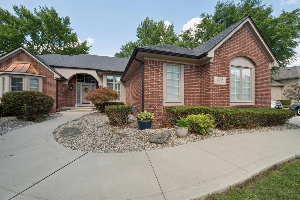 11215 Wilshire Drive Shelby, MI 48315