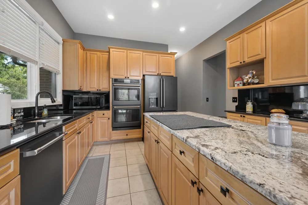 11215 Wilshire Drive Shelby, MI 48315