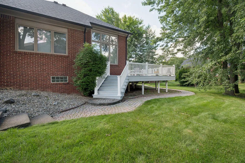 11215 Wilshire Drive Shelby, MI 48315