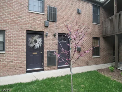 181 LONG HILL RD    9-4 #4 Unit 4