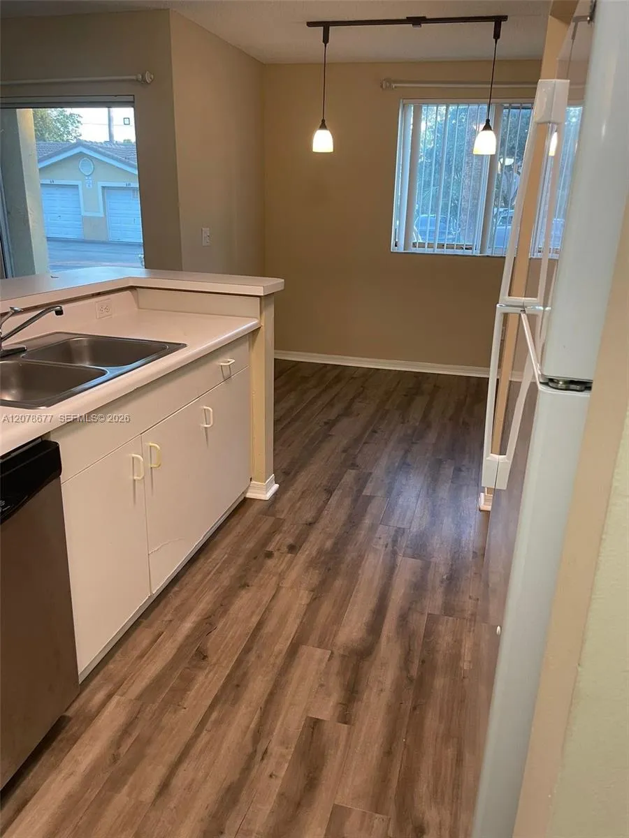 2640 S University Dr #113 Davie, FL 33328
