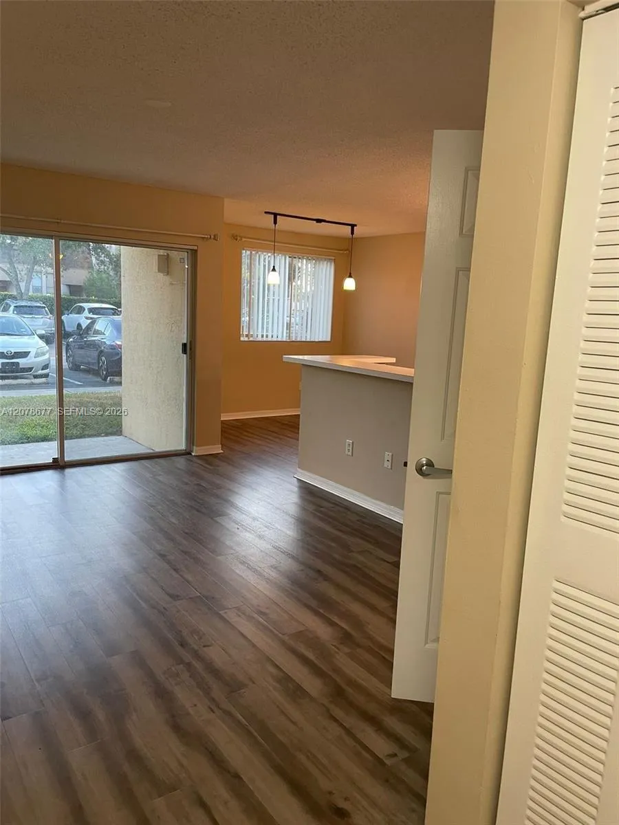 2640 S University Dr #113 Davie, FL 33328