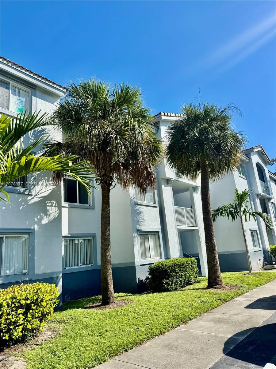 2640 S University Dr #113 Davie, FL 33328