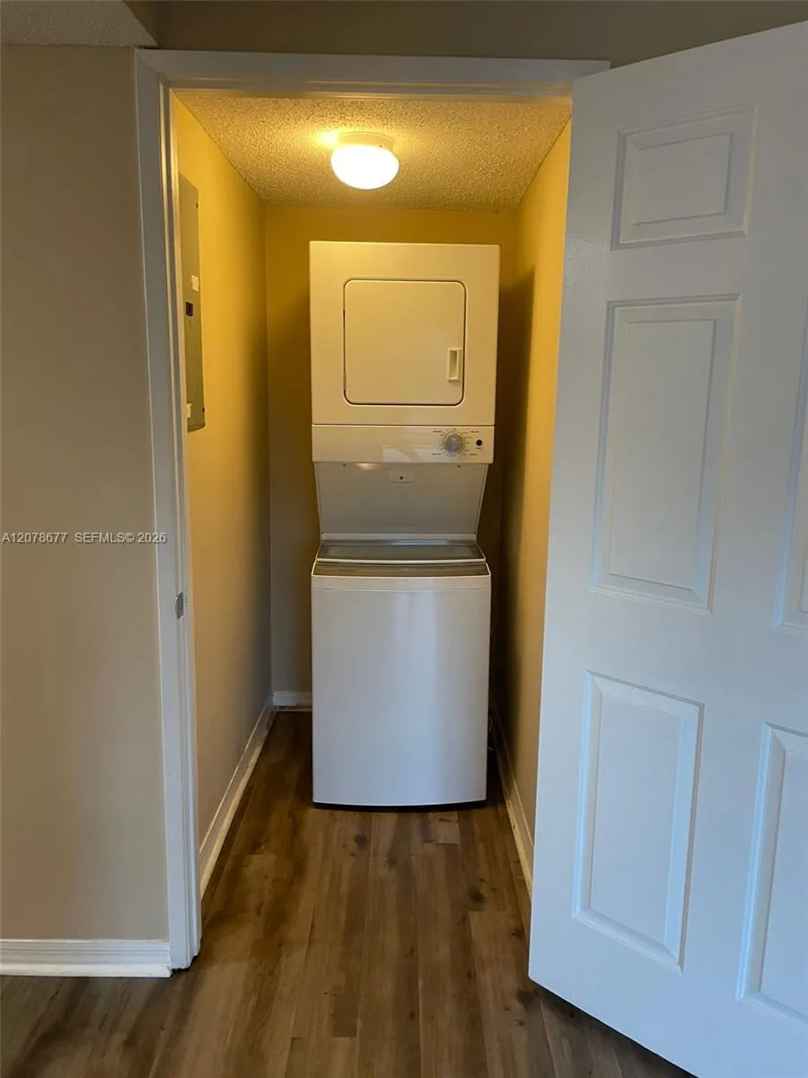 2640 S University Dr #113 Davie, FL 33328