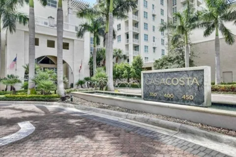 400 Federal Hwy #305S