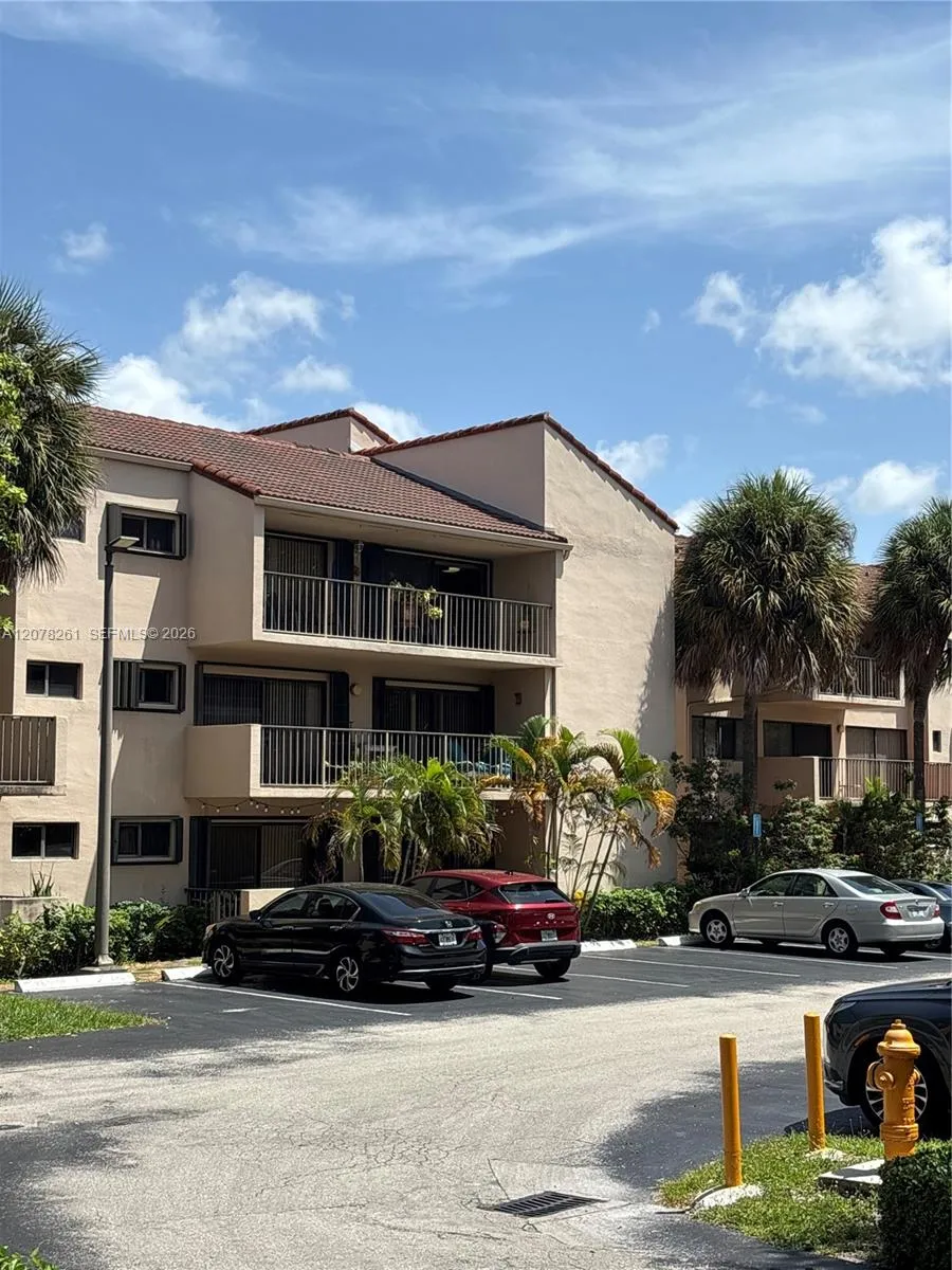 6305 Gage Pl #309A Miami Lakes, FL 33014