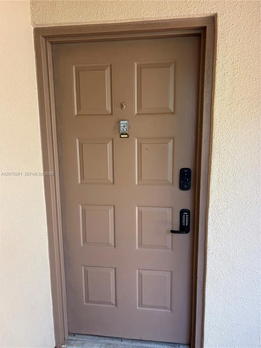 6305 Gage Pl #309A Miami Lakes, FL 33014