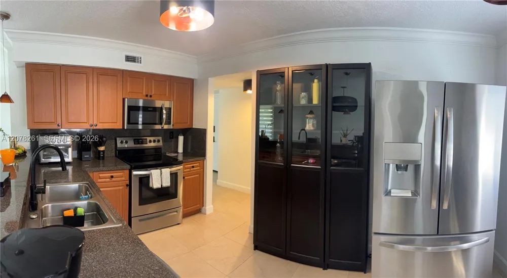 6305 Gage Pl #309A Miami Lakes, FL 33014