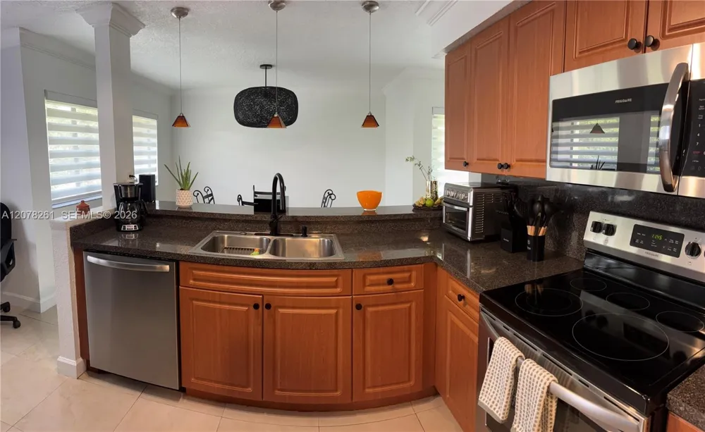 6305 Gage Pl #309A Miami Lakes, FL 33014
