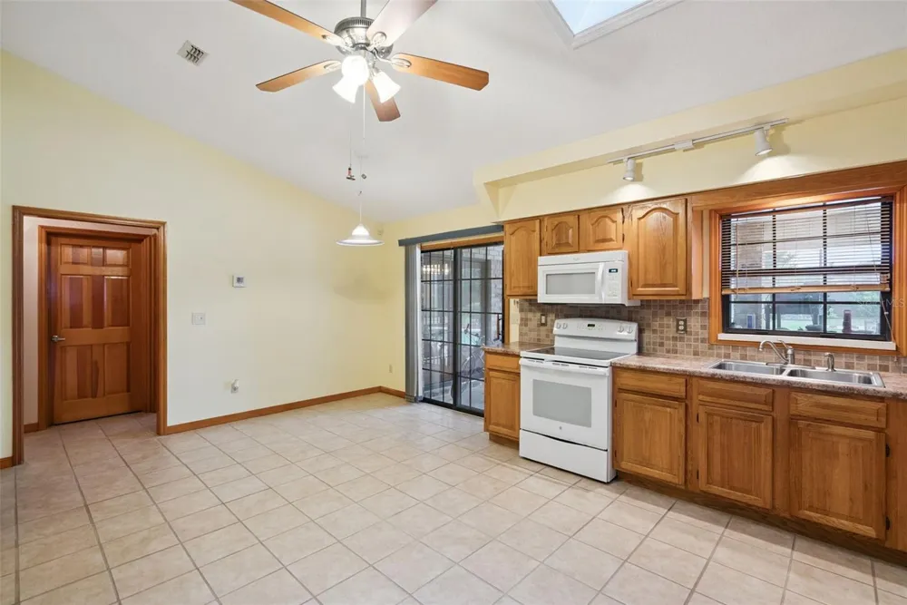 1302 LYDIA DRIVE Deltona, FL 32725
