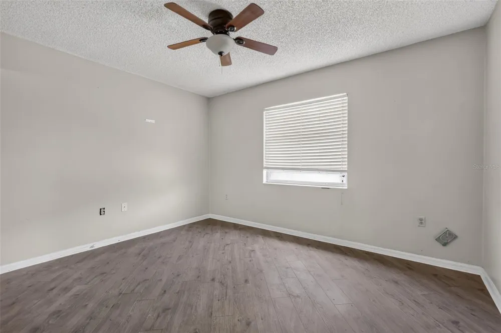 37320 BEACH DR Umatilla, FL 32784