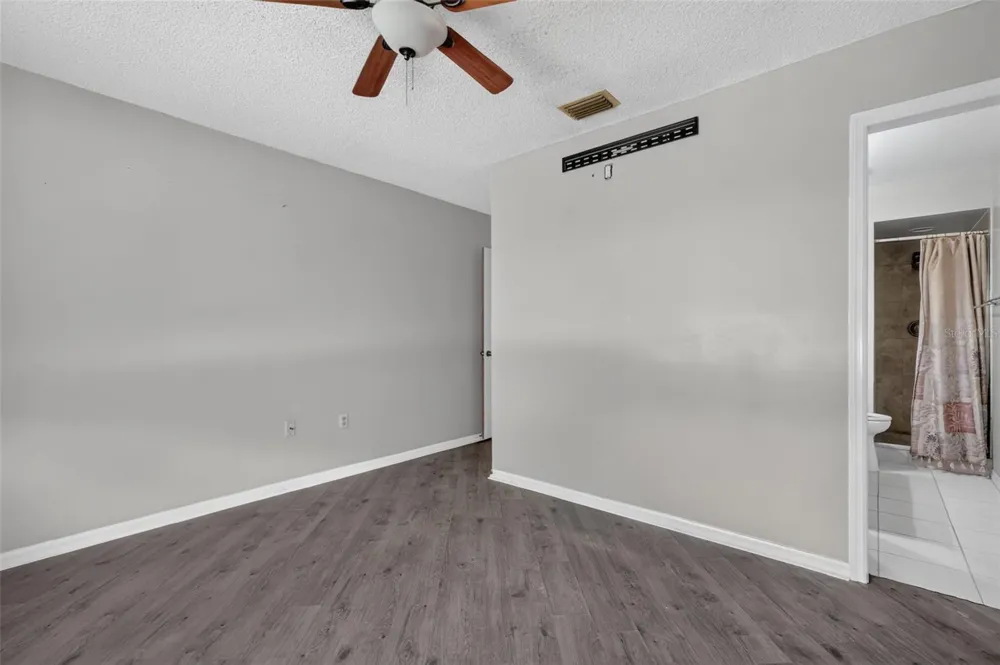 37320 BEACH DR Umatilla, FL 32784