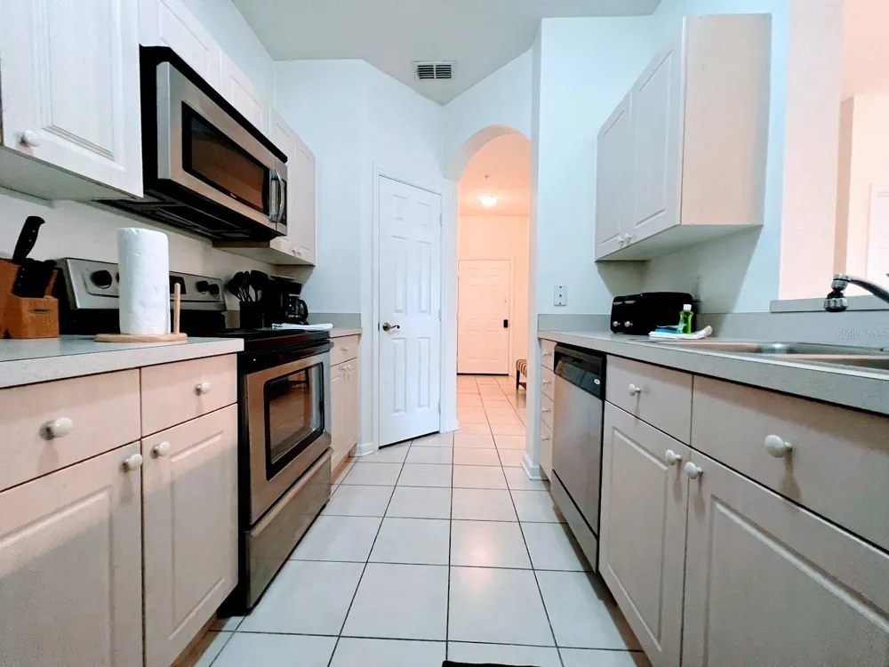 2302 SILVER PALM DRIVE #301 Kissimmee, FL 34747