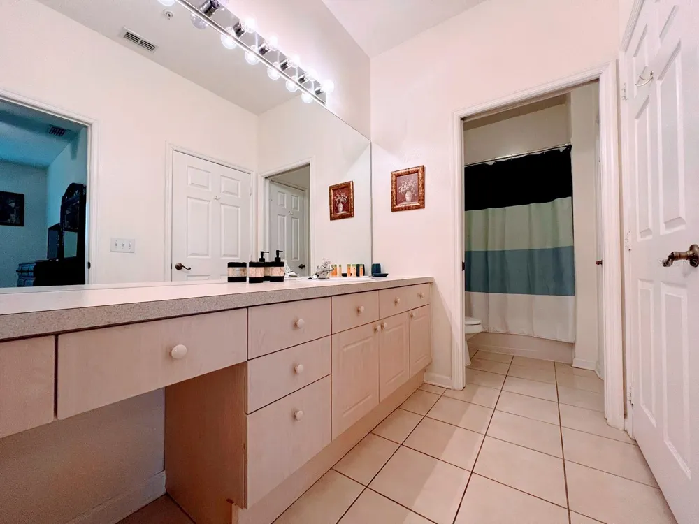 2302 SILVER PALM DRIVE #301 Kissimmee, FL 34747