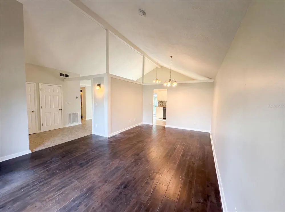 880 FRUITLAND DRIVE Deltona, FL 32725
