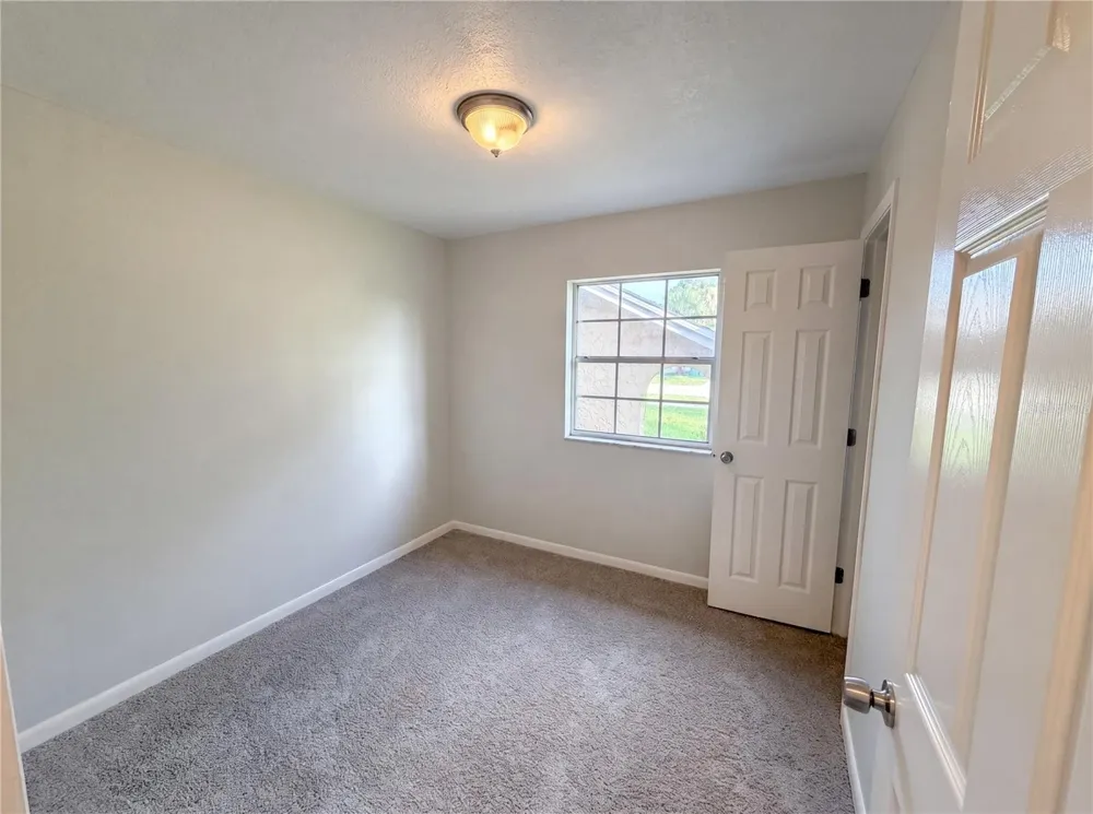 880 FRUITLAND DRIVE Deltona, FL 32725