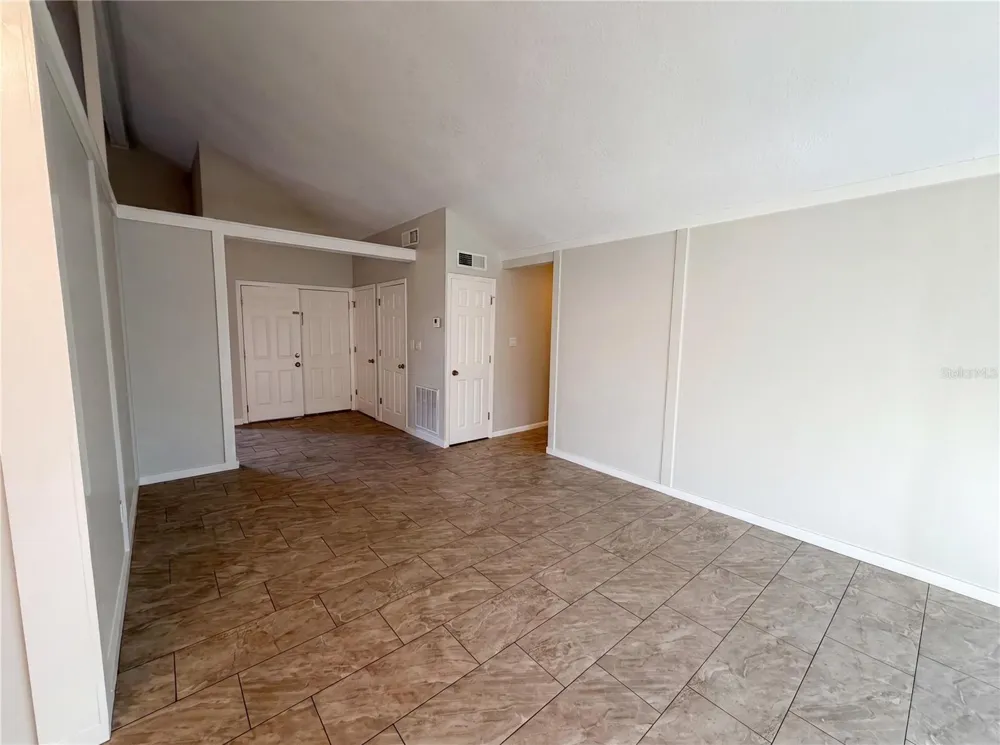 880 FRUITLAND DRIVE Deltona, FL 32725