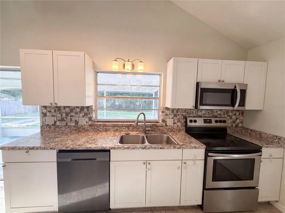 880 FRUITLAND DRIVE Deltona, FL 32725