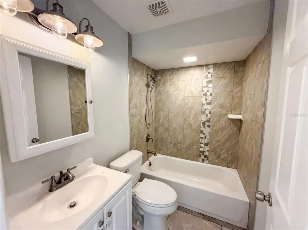 880 FRUITLAND DRIVE Deltona, FL 32725