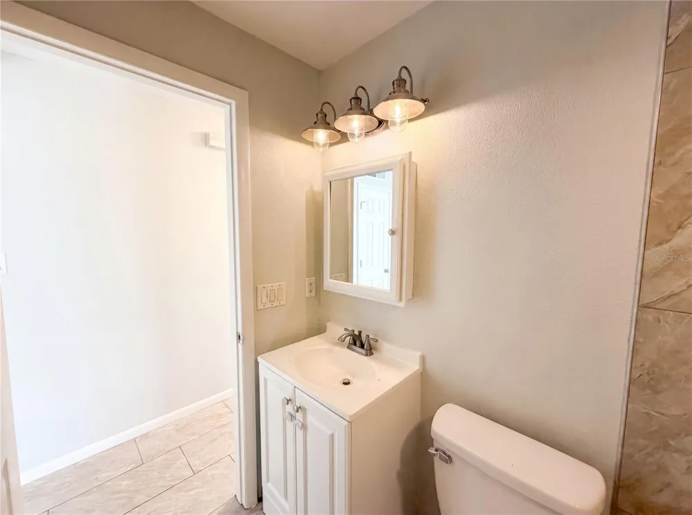 880 FRUITLAND DRIVE Deltona, FL 32725