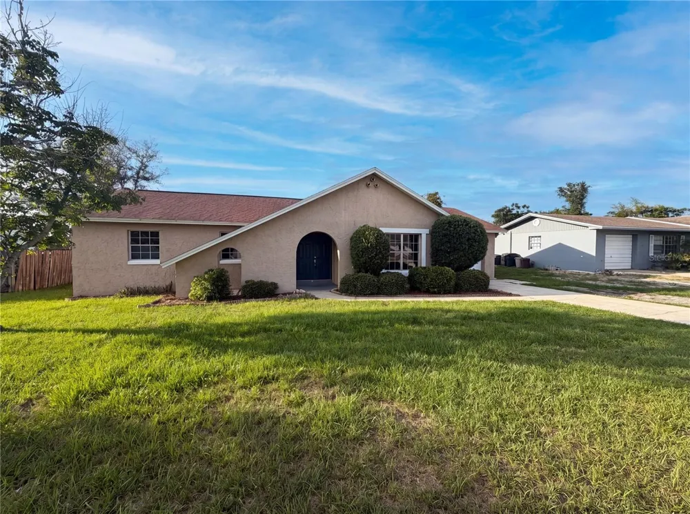 880 FRUITLAND DRIVE Deltona, FL 32725